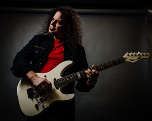 Vinnie Moore (ヴィニー・ムーア) インタビュー January 2020 Vinnie Moore (ヴィニー・ムーア) インタビュー January 2020